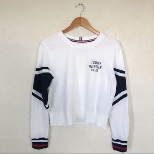 Tommy Hilfiger Cropped Lightweight Sweatshirt - Medium
